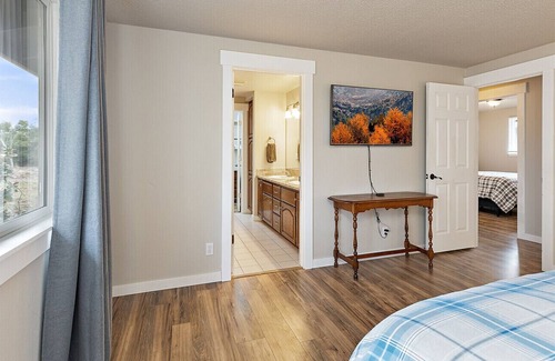 Medford Casa | Remodeled Home on 2 Acres Next to Lithia & Driveway Fields!