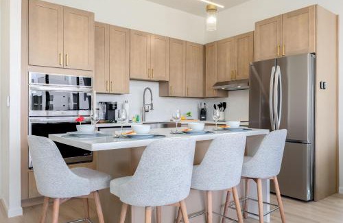 Waikiki Apartamento | Remodeled Penthouse with Ocean & Diamond Head Views