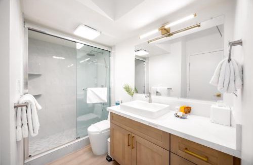 Waikiki Apartamento | Remodeled Penthouse with Ocean & Diamond Head Views