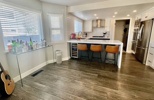Petaluma Casa | Remodeled pet friendly holiday house, central to wine and coast!