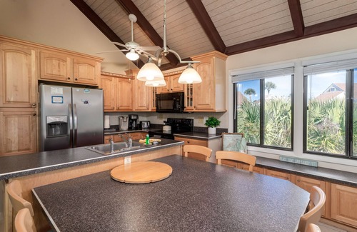 Sealoft Villas Casa | Sealoft Remodelado! 3 cubiertas w / vistas increíbles! Barrio Pool! Paseo a la playa!