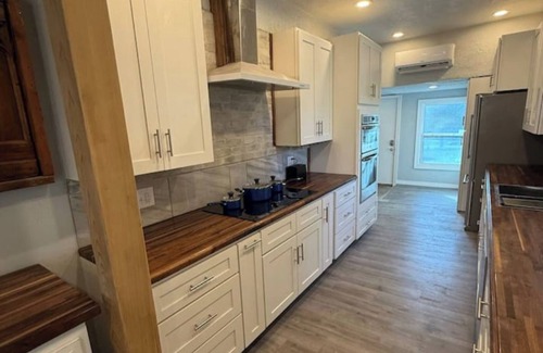 Creston Casa | Remodeled Victorian 4 beds 2.5 baths