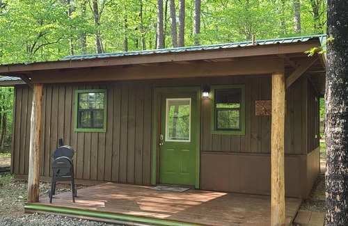 Board Camp Cabina | Remote Cabin on Sugar Creek Near Wolf Pen Gap-Ouachita National Forest