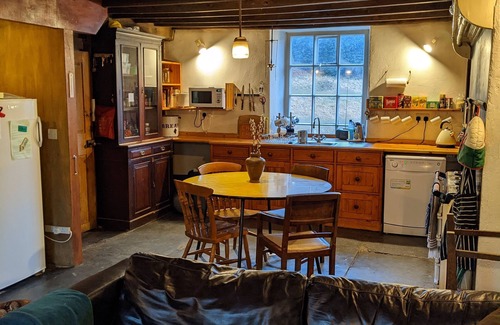 Snowdonia National Park Area Otro | Remote, traditional stone house, ideal for hiking, biking and relaxing