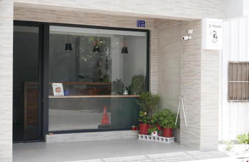 Hengchun Old Town Casa | Ren Homestay