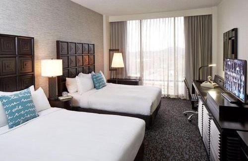 Downtown Asheville Hotel | Renaissance Asheville Downtown Hotel
