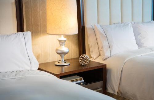 Elizabeth Hotel | Renaissance Newark Airport Hotel