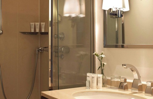 Quartier de la Place-Vendome Hotel | Renaissance Paris Vendome Hotel