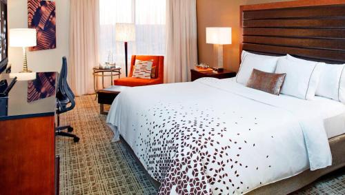 Airport Township Hotel | Renaissance St. Louis Airport Hotel