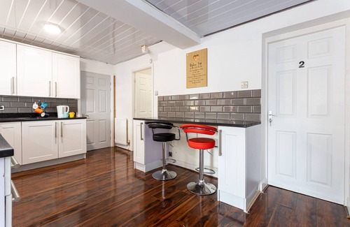 Bolton Casa | Renfrew House