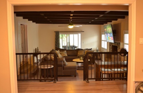 West Whittier-Los Nietos Casa | Renovado, 1.350 pies cuadrados casa central a L. A & O. C Descripción de la propiedad