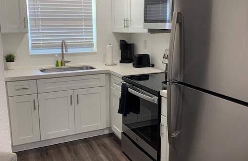 North Andrews Gardens Apartamento | Renovated 2-bedroom/ 1 bath apartment Centrally located in Fort Lauderdale