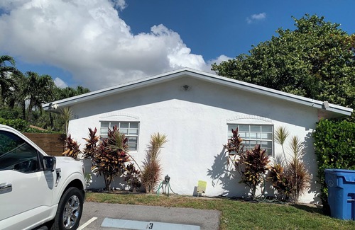 North Andrews Gardens Apartamento | Renovated 2-bedroom/ 1 bath apartment Centrally located in Fort Lauderdale