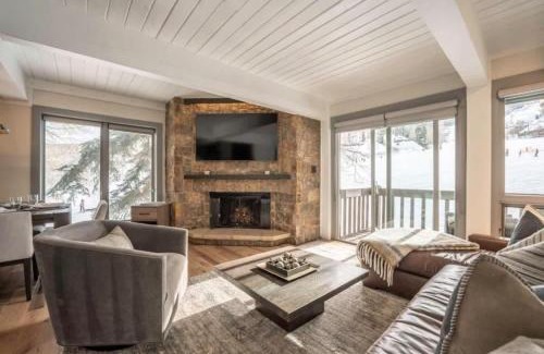 Snowmass Village Casa | Renovated 2 BR Condo w Hot Tub -Mountain Views!