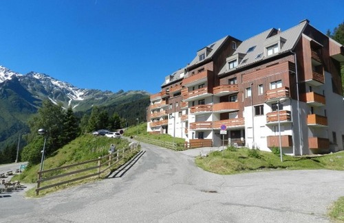 Le Pleynet Apartamento | Apartamento renovado de 2 habitaciones con balcón a 50m de las pistas