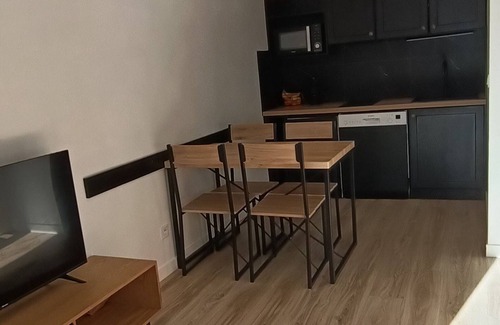 Valfrejus Apartamento | Renovated 2-Room Apartment for 4, Prime Location in Modane near Slopes and Shops