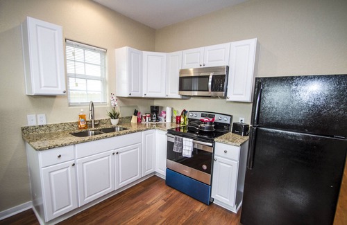 Near East Side Cabaña | Renovated 2br/2ba Near Downtown