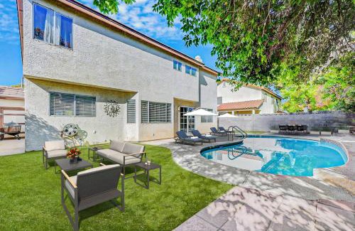 Green Valley North Casa | Renovated 4BR Retreat Pool Game Room Near Strip