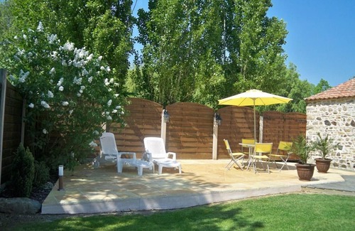 Le Champ-Saint-Pere Cabaña | Casa rústica con piscina privada, jardín amplio y WiFi, cerca de Indian Forest