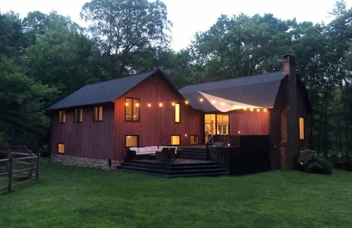 Katonah Casa | Renovated Barn with Pool!