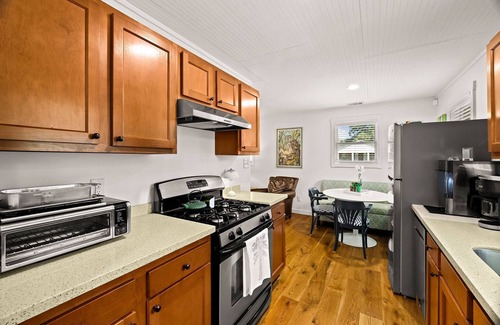 Montgomery Casa | Renovated Bungalow with Large Yard, Close to Everything by Lucky Savannah