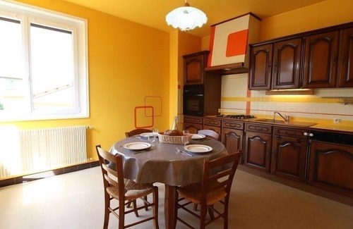 Retournac Cabaña | Casa rural renovada con terraza cerca de Retournac