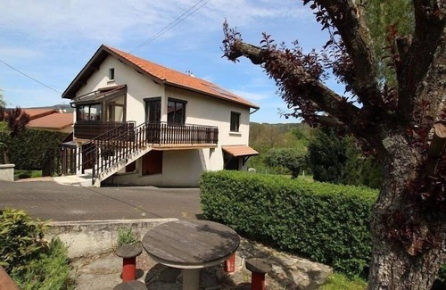 Retournac Cabaña | Casa rural renovada con terraza cerca de Retournac