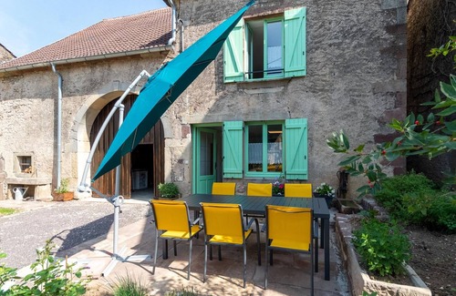 Equevilley Cabaña | Casa renovada en el campo, jardín cerrado, admite mascotas, bicicletas y parking privado