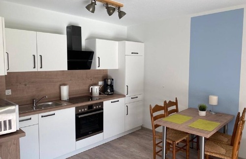 Lembruch Condominio | Renovated, family holiday apartment - centrally located (2)