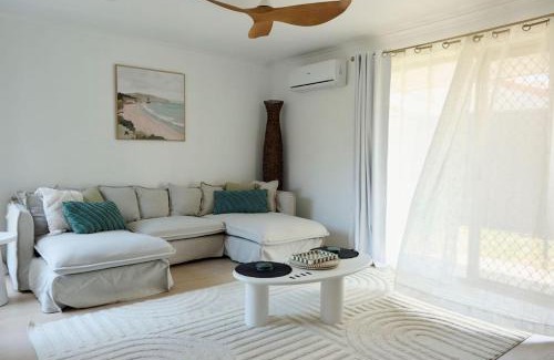 Varsity Lakes Casa | Renovated Family Retreat Pet Friendly