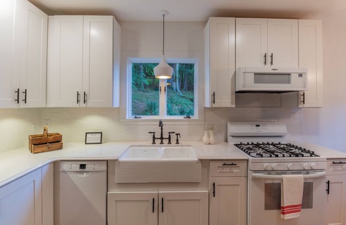 State College Casa | Renovated Farmhouse 1mile from the Beaver Stadium