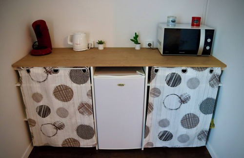 Saint-Aubin-la-Plaine Casa | Renovated 18th-century guest house