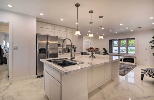 Griffith Casa | Renovated Griffith Family Home in Chicagoland Area