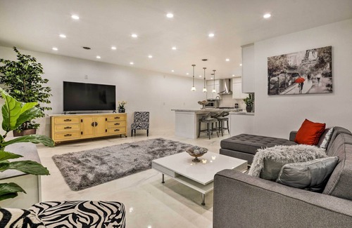 Griffith Casa | Renovated Griffith Family Home in Chicagoland Area