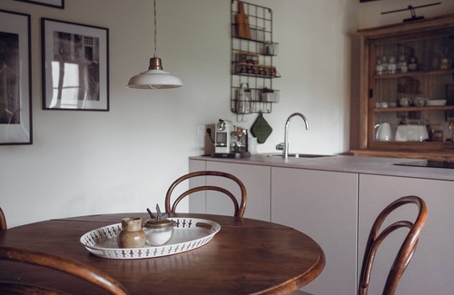 Cuncy-les-Varzy Cabaña | Renovated historic farmhouse - cozy terrace, many excursion destinations