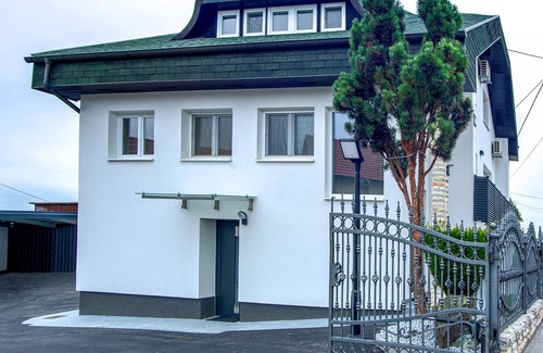 Sveti Ilija Casa | Renovated Holiday Home: Big Parking, Child & Pet-Friendly, Close to Highway Exit