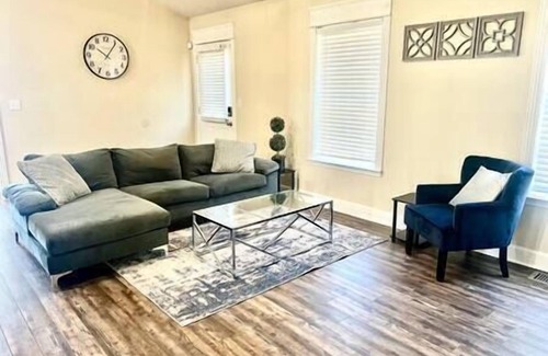 St. Robert Casa | Renovated home 10 min from FLW!, Renovated home 10 min from FLW!