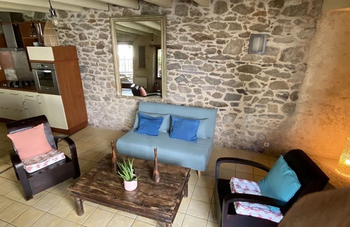 La Marne Casa | Renovated house with outside courtyard 10 min walk from the sea - free parking