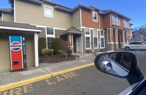 Bryn Mawr-Skyway Condominio | CONDO RENOVADO ENORME DE 2 HABITACIONES / 2 BAÑOS EN SEATTLE