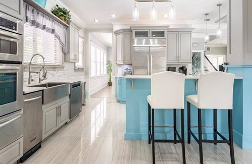 Lake Davis - Greenwood Casa | RENOVATED LUXURY 6000 sqft Mansion in Downtown Orlando SLEEP 14 NEAR Theme Parks