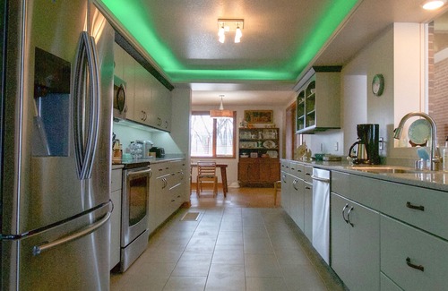 Goodview Casa | Casa moderna renovada de mediados de siglo