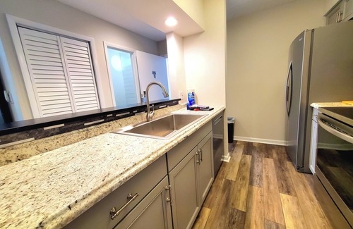Myrtle Beach Condominio | Newly Renovated, 2 bedroom. Oceanview. Sleeps 9. FREE Tickets