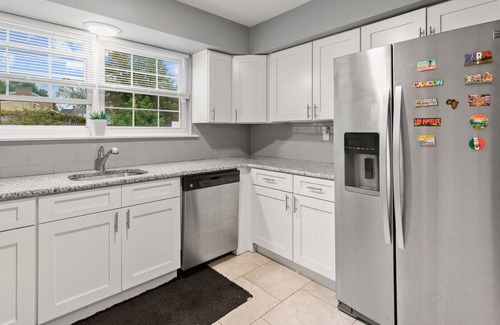 Grenloch Casa | Renovated Oasis/Private Patio & Grill Near Philly