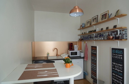 Saint-Serge Apartamento | Estudio reformado y privado de 30 m² con terraza en una antigua casa con encanto