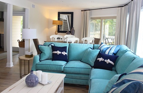 Spinnaker Beachhouses Casa | Reformado, Decorado Profesional de casa de pueblo! A pie de Servicios! ¡Mascota amigable!