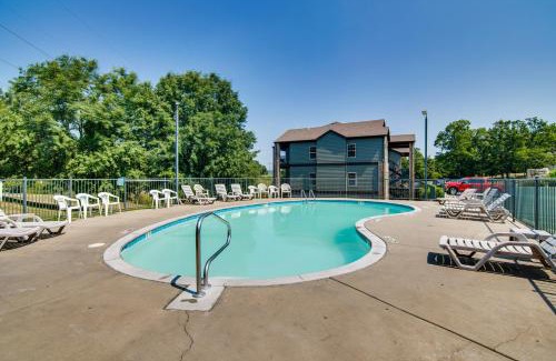Branson West Apartamento | Renovated Resort Condo, 2 Mi to Silver Dollar City