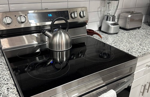 Carrollton Casa | Renovated retreat 5 minutes or less from hospitals, highways, & foodie markets!