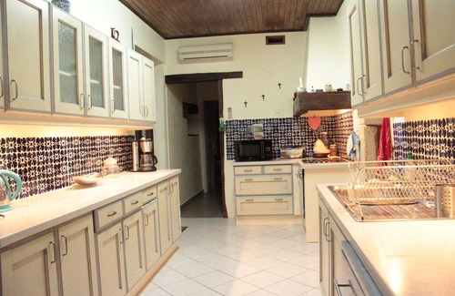 Montcabrier Casa | Casa de piedra renovada con piscina, tranquila en el campo, aire acondicionado, wifi.