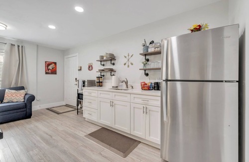 Tallahassee Apartamento | Renovated Studio -Walking distance to FSU/Doak Stadium