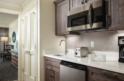 Estero Complejo | Rent a Studio at Hyatt Coconut Cove, Bonita Springs – Luxury & Comfort Await!
